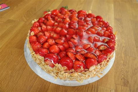 Hier können sie eine unserer köstlichen torten bestellen. Erdbeertorte Berlin bestellen | Kuchen & Torten Berlin