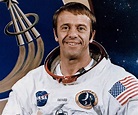 Alan Shepard Biography - Facts, Childhood, Family & Achievements of ...