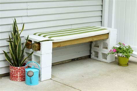 Easy Diy Outdoor Bench From Cinder Blocks Cinder Block Furniture