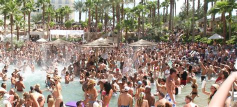 The 5 Best Pool Parties In Las Vegas Travefy Las Vegas Pool Las Vegas Vacation Vegas Vacation