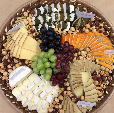 10 Fantastic Cheese And Cracker Tray Ideas 2024
