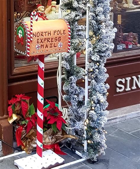 Bellagio christmas decorations are wonderful. Pin by petra b. on CHRISTMAS DECOR in 2020 | Christmas ...