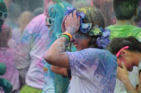 Fotos Gratis Persona Gente Ni A Mujer Corriendo Correr Verano Hembra Celebracion