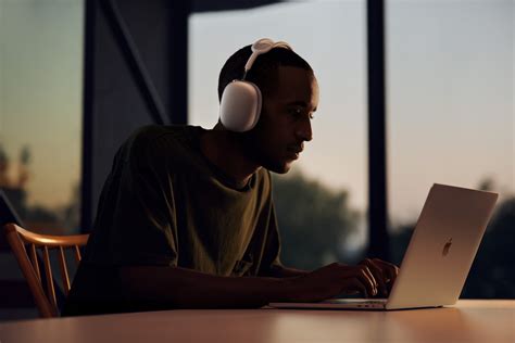 The airpods max cost $549, so these are what you would consider a premium, luxury product (they're $300 more than airpods pro). Apple Announces AirPods Max: Noise-cancelling headphones ...