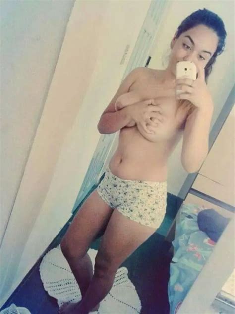 Mineirinha Gostosa Mandou Nudes E Vazou No Whatsapp Liga Das Novinhas