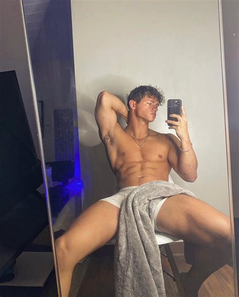 Hot Dudes Good Mood 🇺🇦 On Twitter Rt Explorer80 🔥😍 Guybriz