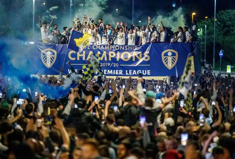 Prediksi susunan pemain liga champions malam ini: 25 pictures of Leeds United and Marcelo Bielsa lifting the ...
