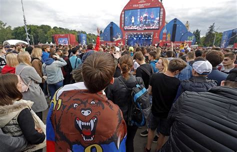 2018 fifa world cup about 25 000 people visit moscow s fifa fan fest on opening day asian