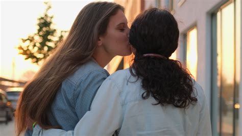 Aja Stirnrunzeln Unbedeutend Long Lesbian Clips Ingenieur Geometrie Beeile Dich