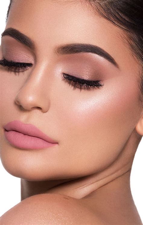 Flawless Soft Pink Makeup