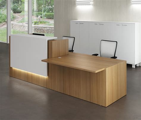 Z2 Reception Desks From Quadrifoglio Office Furniture Architonic
