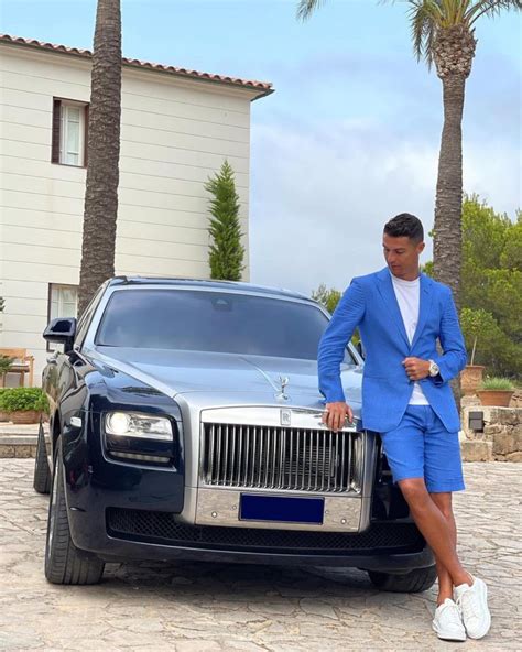 Cristiano Ronaldo Mostra Sua Coleção De Super Carros Fotos