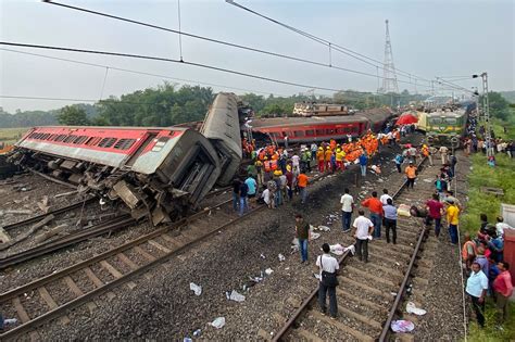 Over 200 Dead 900 Injured In Train Crash In Eastern India Abs Cbn News