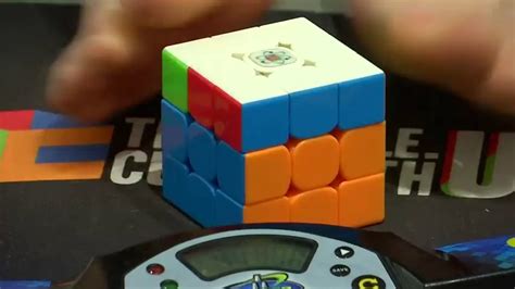 Récord Guiness Un Joven Consigue Armar Un Cubo De Rubik Con Los Pies