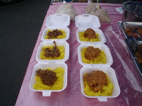 Pulut kuning azie kitchenazie kitchen. katering nasi lemak sri chandan: tempahan pulut kuning ...