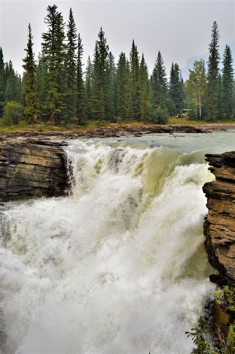 Visiting The Athabasca Falls In Jasper National Park Ambition Earth