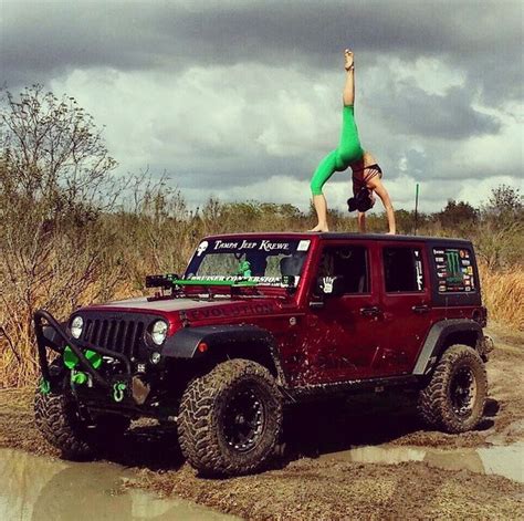 Hot Yoga Girl Combines Stretching With Jeeps And Its Inspiring