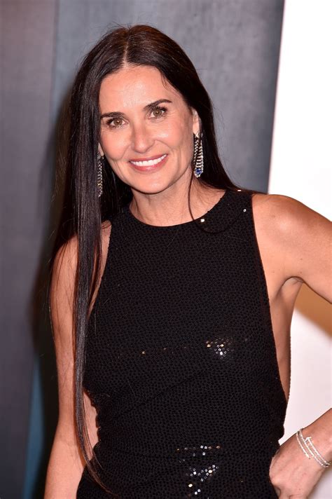 Demi Moore S Drastic New Look Plastic Surgeons React