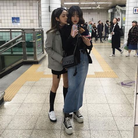 pin by ¡ 𝟭 𝟴𝟬𝟬 𝙑𝙄𝘿𝙀𝙊 𝘿𝙍𝙊𝙈𝙀 ˚ ༄ on ↳ 얼⃣짱⃣ ˘ᵕ˘៹ friend outfits ulzzang fashion girl fashion