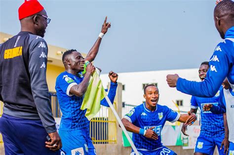 Ligue 1 Le Casa Seul Leader Guédiawaye Fc Double Diambars Galsenfoot