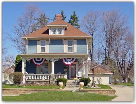 1912 American Foursquare In Flushing Michigan