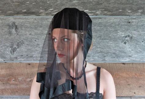 1950s Mourning Veil Hat Deuil Black Veiled Hat 2302997 Weddbook