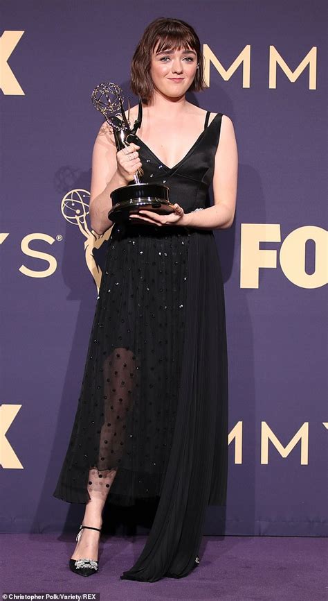 Emmy Awards 2019 Maisie Williams Celebrates Game Of Thrones Drama