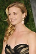 Emily VanCamp weight, height and age. We know it all!