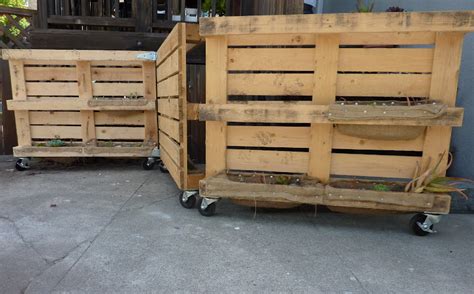 You can get a few different types, such as round, square, and triangular. Walrus: Free-Standing Pallet Garden Gate