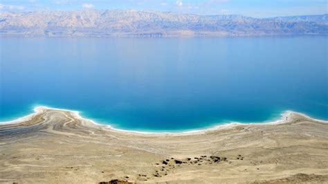 On Land Crumbled By Sinkholes Dead Sea Locals Try To Shore Up Their