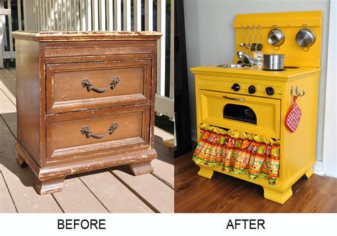 Upcycle an old cabinet from your home or find one on freecycle because with a little bit of imagination you can turn that ikea kitchen into something amazing too! DIY Old Drawer Ottoman | Home Design, Garden ...