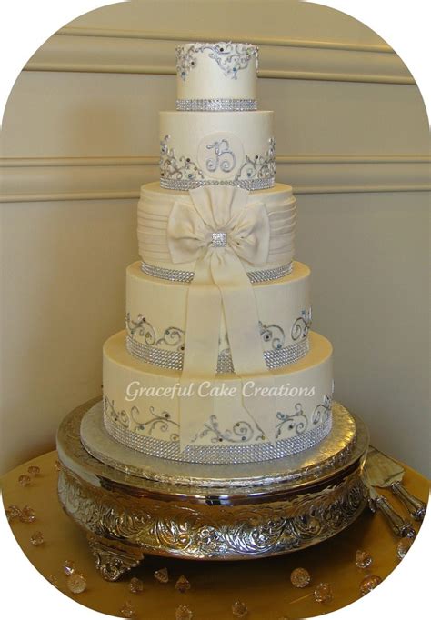 Elegant Ivory Wedding Cake