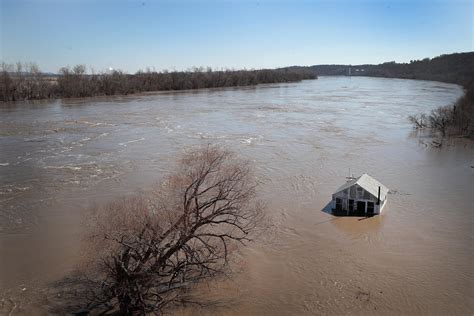 Flooding Seems Certain For Some Along The Missouri River Fox 4 Kansas