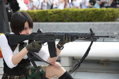 Wallpaper Asian Girls With Guns Gloves Camouflage Skirt Aiming