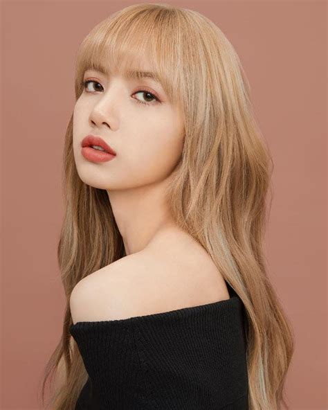 Is lisa's full name lalice or lalisa or are they the same thing. Lalisa Manoban THAILAND - Starmometer