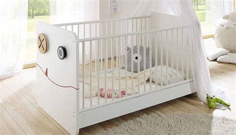 سرير الاطفال