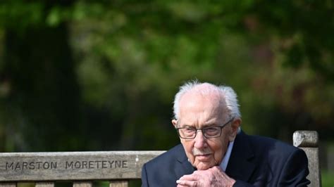 what did captain sir tom moore do in the war ww2 history of the veteran nhs hero after his
