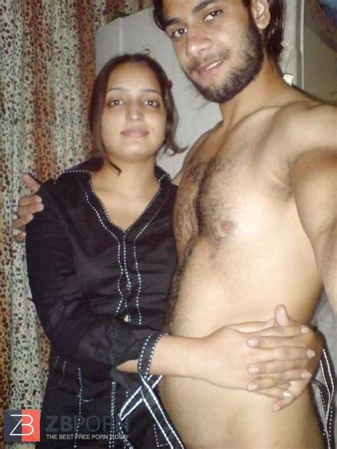 Pakistani Lahore Chick Saima With Her Beau Zb Porn