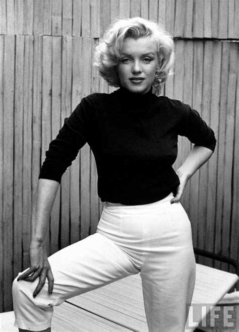 Fascinating Vintage Photos Of Marilyn Monroe At Home In 1953 Vintage