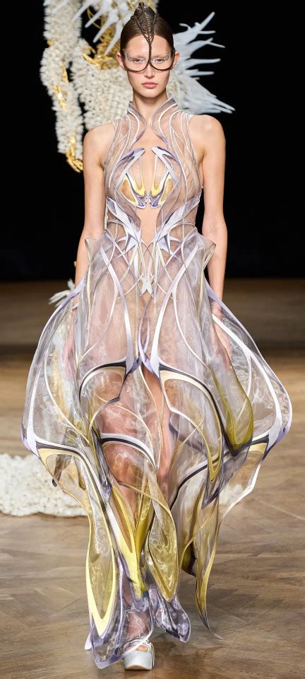 Iris Van Herpen Fall 2022 Couture Tumbex