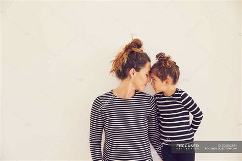 Portrait Of Mother And Daughter Face To Face — Hove Serene People