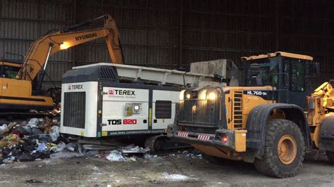 Terex Tds820 Slow Speed Shredder On Domestic Waste Molson Green Youtube