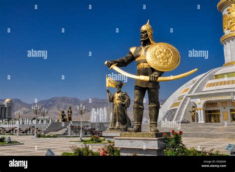 Monument De L Ind Pendance Des Statues Autour Achgabat Capitale Du