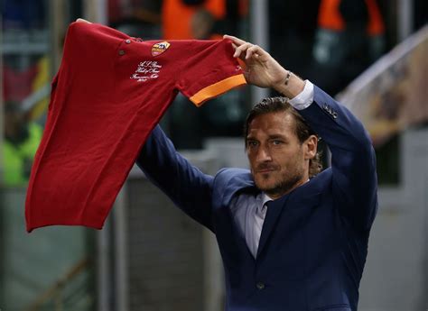 Nonostante fossi giovane, era più di un amore quello per il calcio. Francesco Totti può tornare nella nuova Roma di Friedkin ...