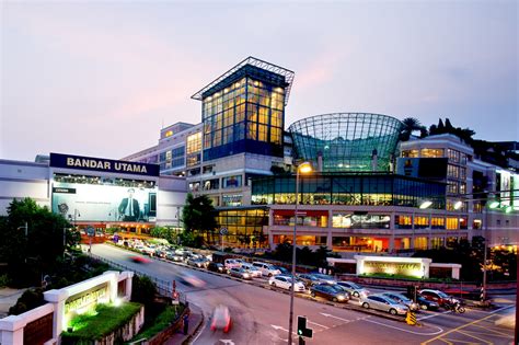 A shopping mall (or simply mall) is a north american term for a large indoor shopping center, usually anchored by department stores. 1 Utama Shopping Centre Petaling Jaya Hotel - One World Hotel