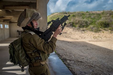 Golani Soldiers Training Soldiers From The Golani Brigade Flickr