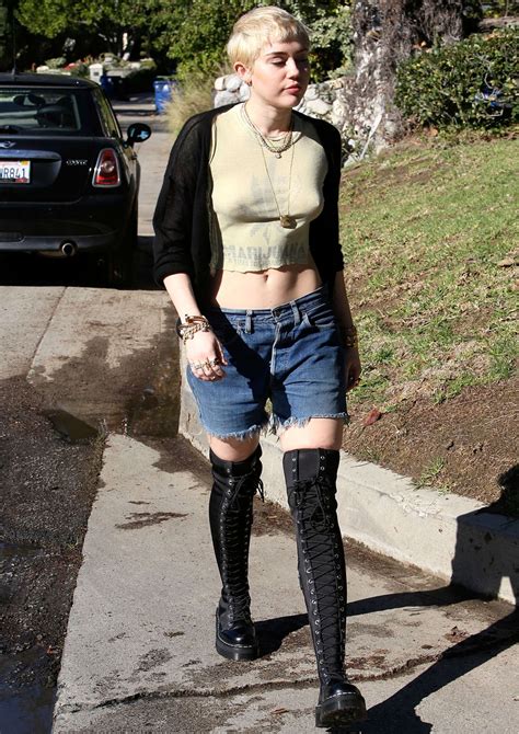 Miley Cyrus In Jeans 02 Gotceleb