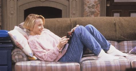 The Roseanne Revival Is Bringing Back Both Actresses Who Played Becky But Don T Worry It