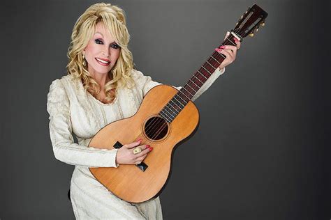 Dolly Parton Appears On Call Me Kat In Special Leslie Jordan Tribute