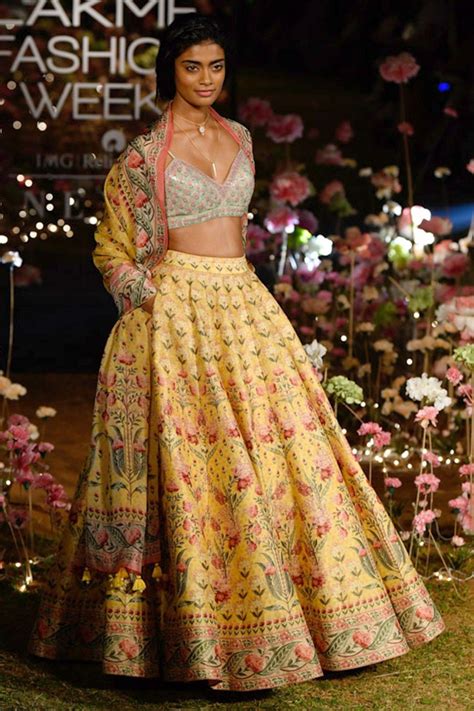 Latest Lfw 2019 Anita Dongre Outfits Are All Under 1 Lakh Frugal2fab
